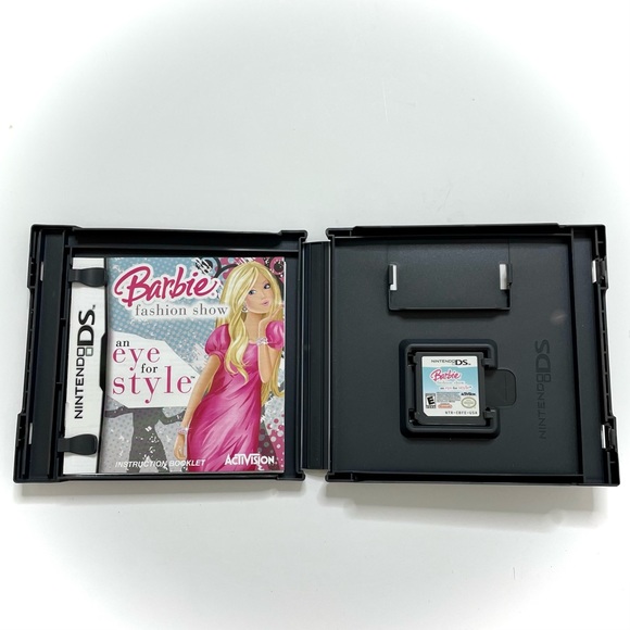 Nintendo DS Barbie Fashion Show: An Eye for Style Catwalk Accessory Models Music - Picture 5 of 8